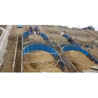 广西柳州高速公路护坡水泥浇筑式拱形骨架钢模板推荐保定京伟模具