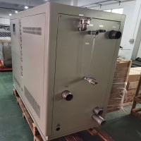 高精密工业箱型冷水机